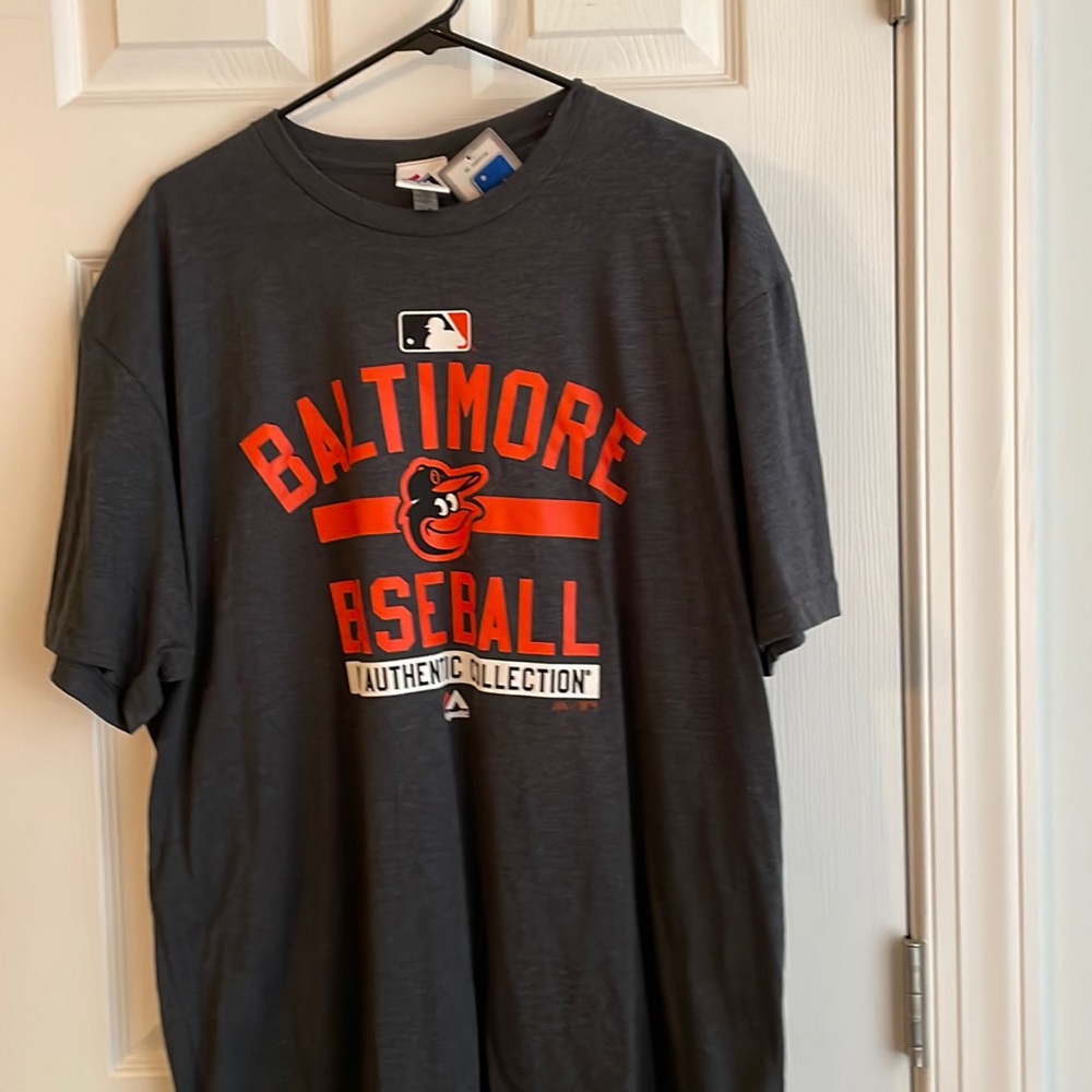 Men’s Orioles TShirt 2XL with O’s logo NWT